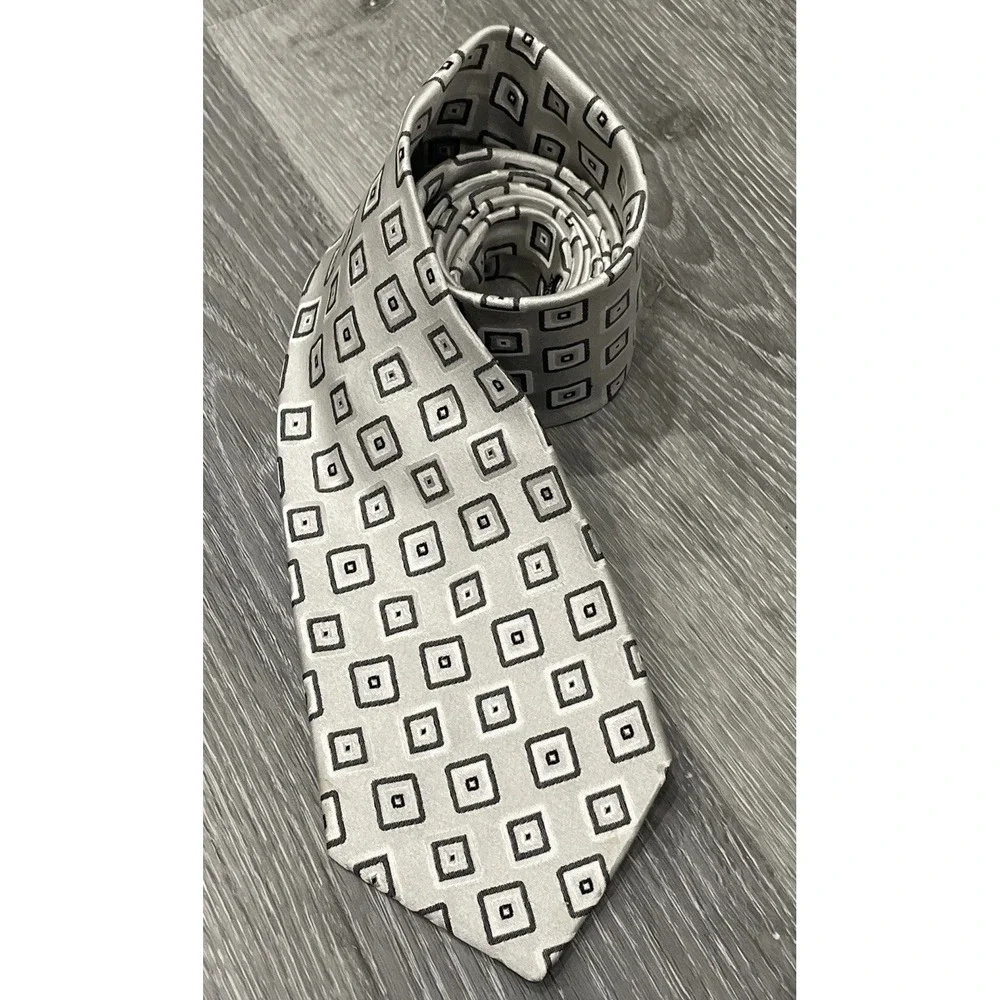 BACHRACH Men's 100% Silk Necktie‎ Designer USA Geometric Gray /Black